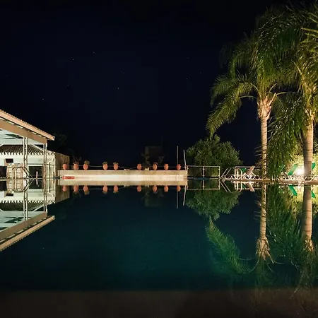 Zoe Seaside Hotel 4*