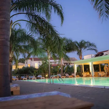 Zoe Seaside Hotel 4*