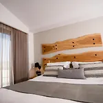 Zoe Seaside 4*