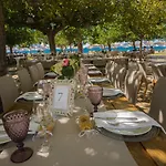 Zoe Seaside מלון גיאלובה