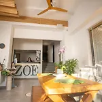 מלון Zoe Seaside 4*