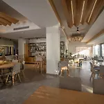 Zoe Seaside מלון