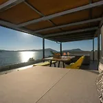 Zoe Seaside Gialova