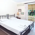 Zoe Seaside 4* גיאלובה