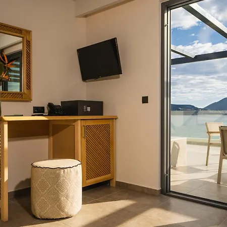 Ξενοδοχείο Zoe Seaside 4*