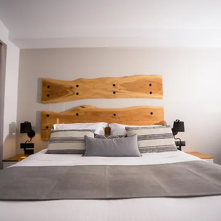 Zoe Seaside Hotell 4*