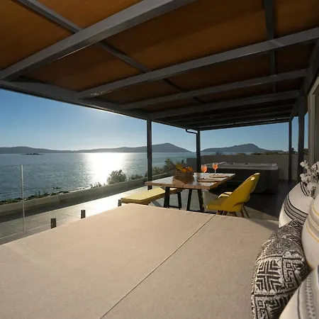 Zoe Seaside Szálloda 4*