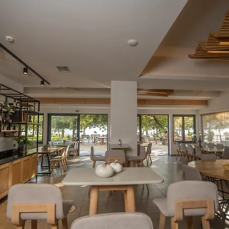Zoe Seaside 4* Γιάλοβα