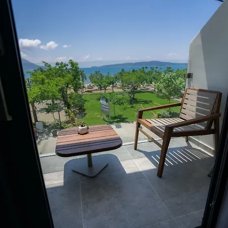 Ξενοδοχείο Zoe Seaside 4*