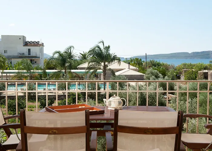 Zoe Seaside Hotel 4*